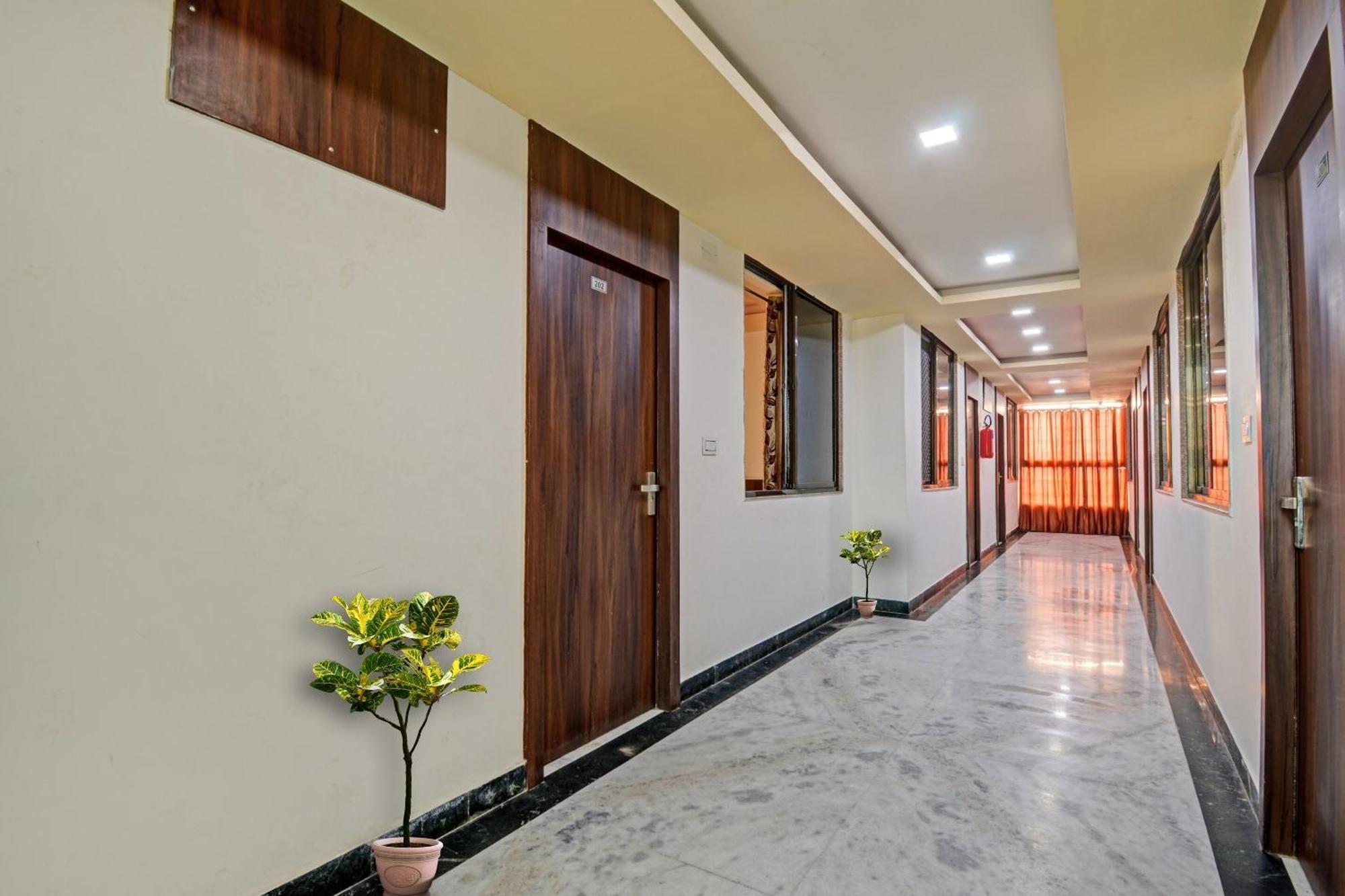 Collection O The Sunrise Otel Udaipur Dış mekan fotoğraf